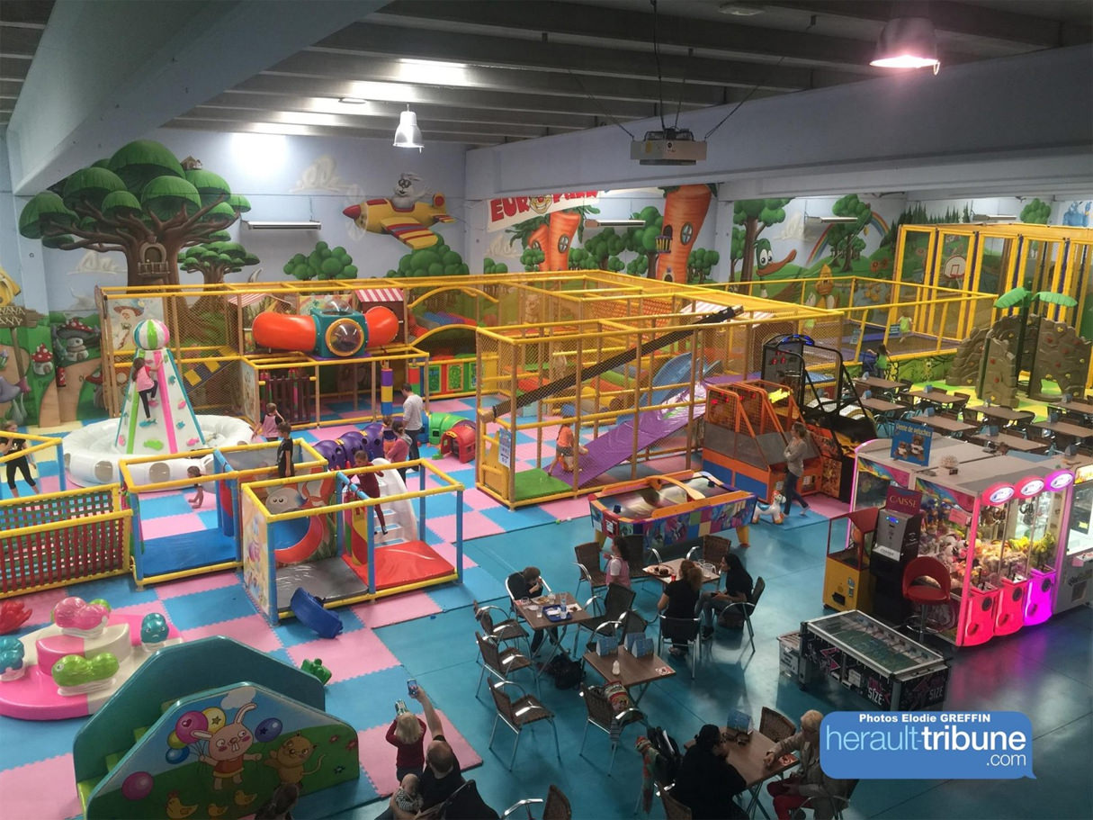 Grand espace de jeu intérieur pour enfants, europark indoor à vias