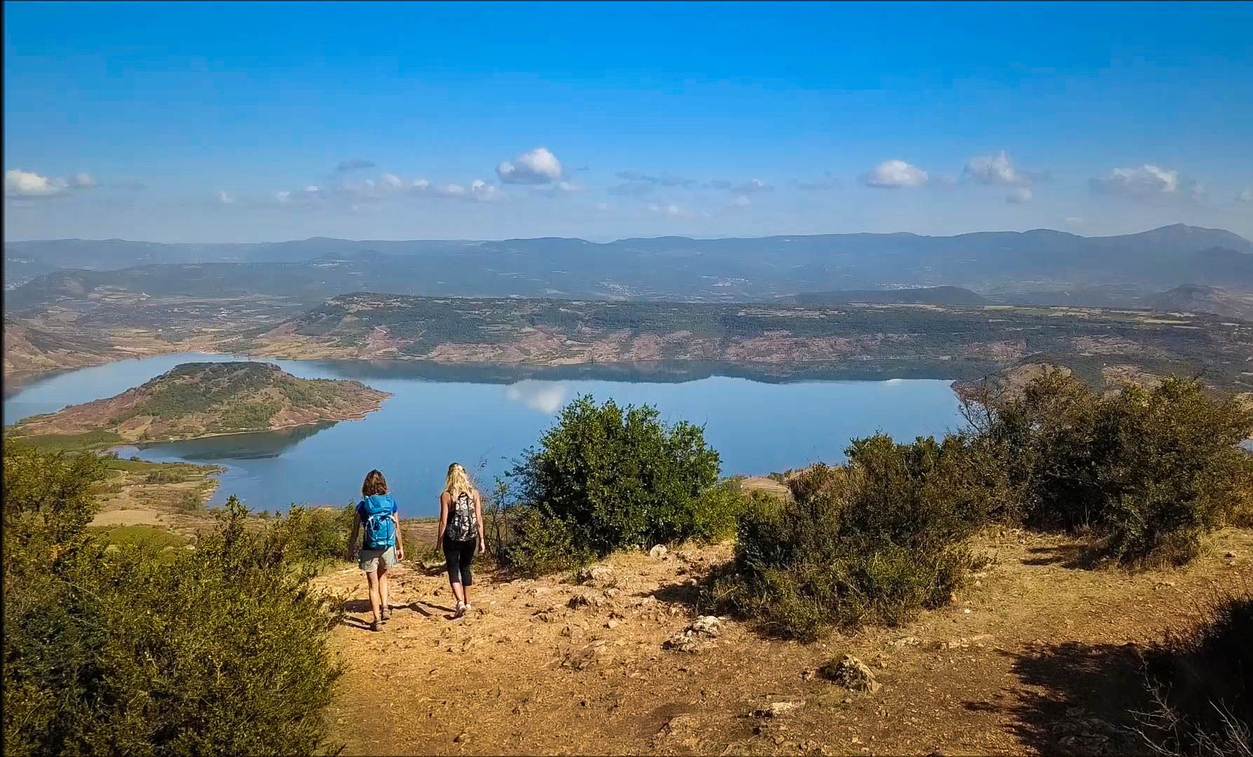 Panorama sur le lac du Salagou depuis le Mont Liausson