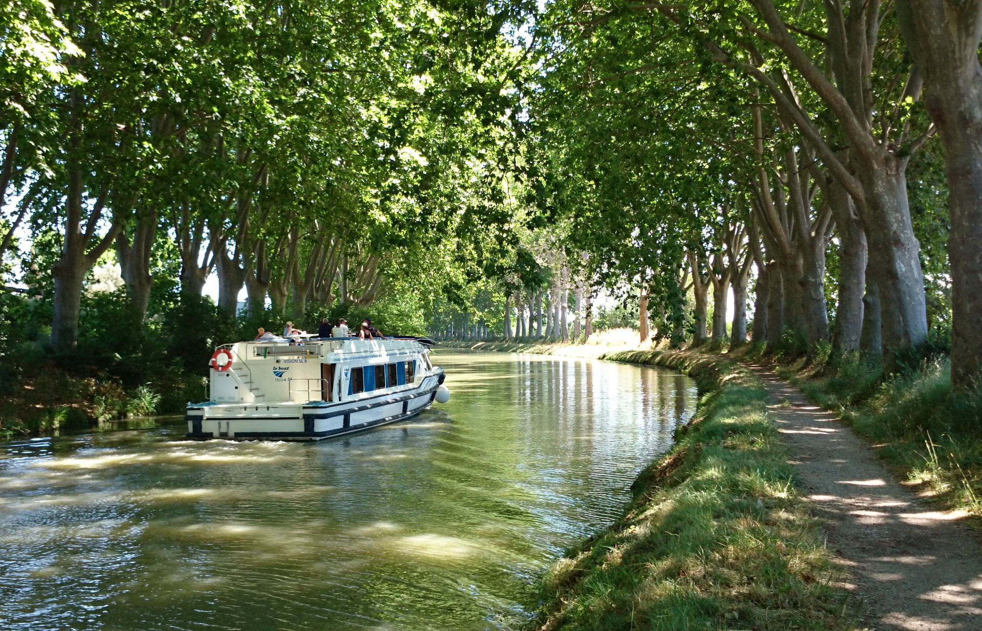 où se trouve le canal du midi