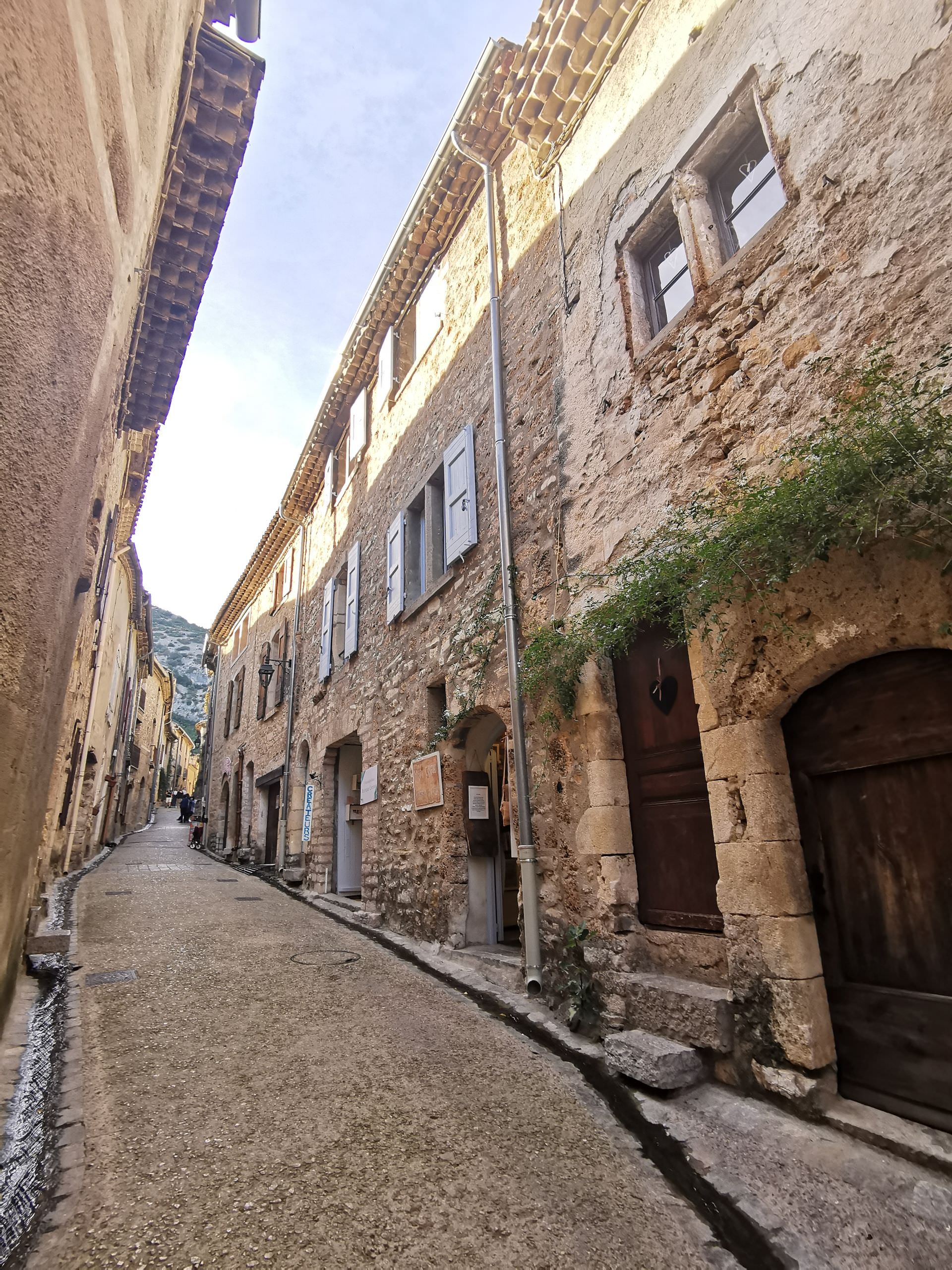 Saint Guilhem le Désert, ruelle