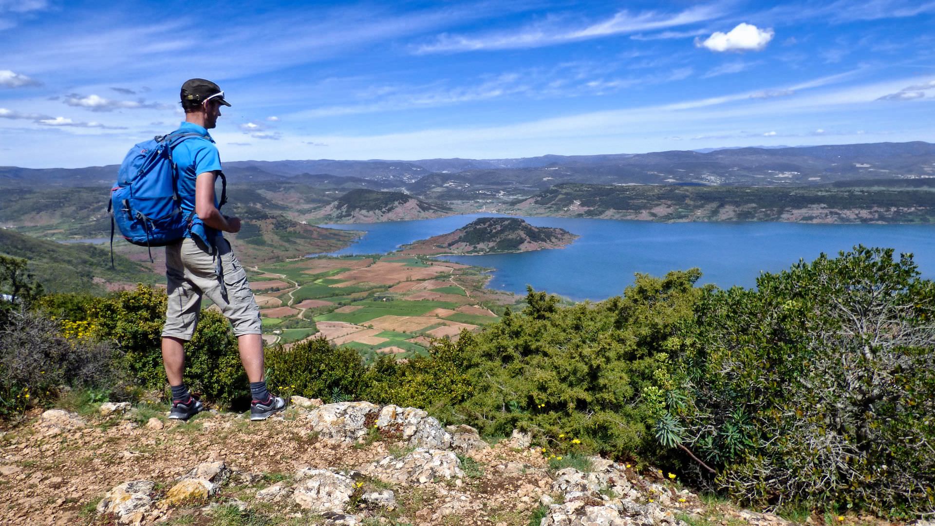 Randonnée au sommet du mont Liausson, vue sur le lac du Salagou