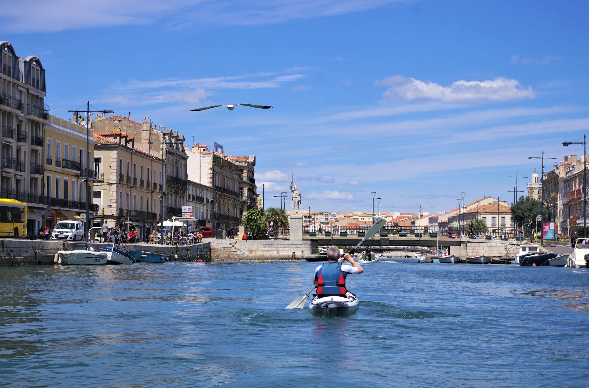 Kayak sur le grand canal à Sète