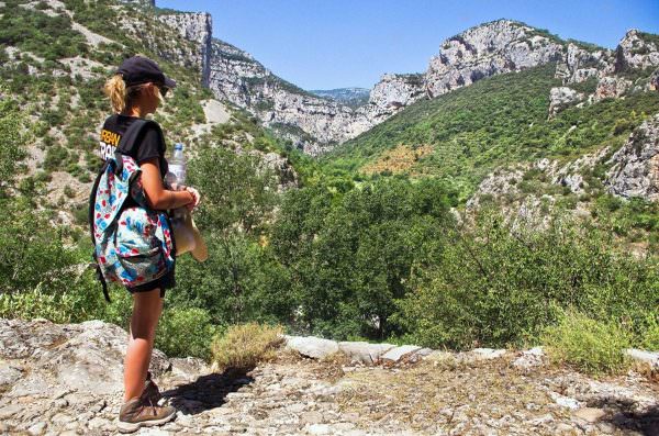 En randonnée à Saint-Guilhem