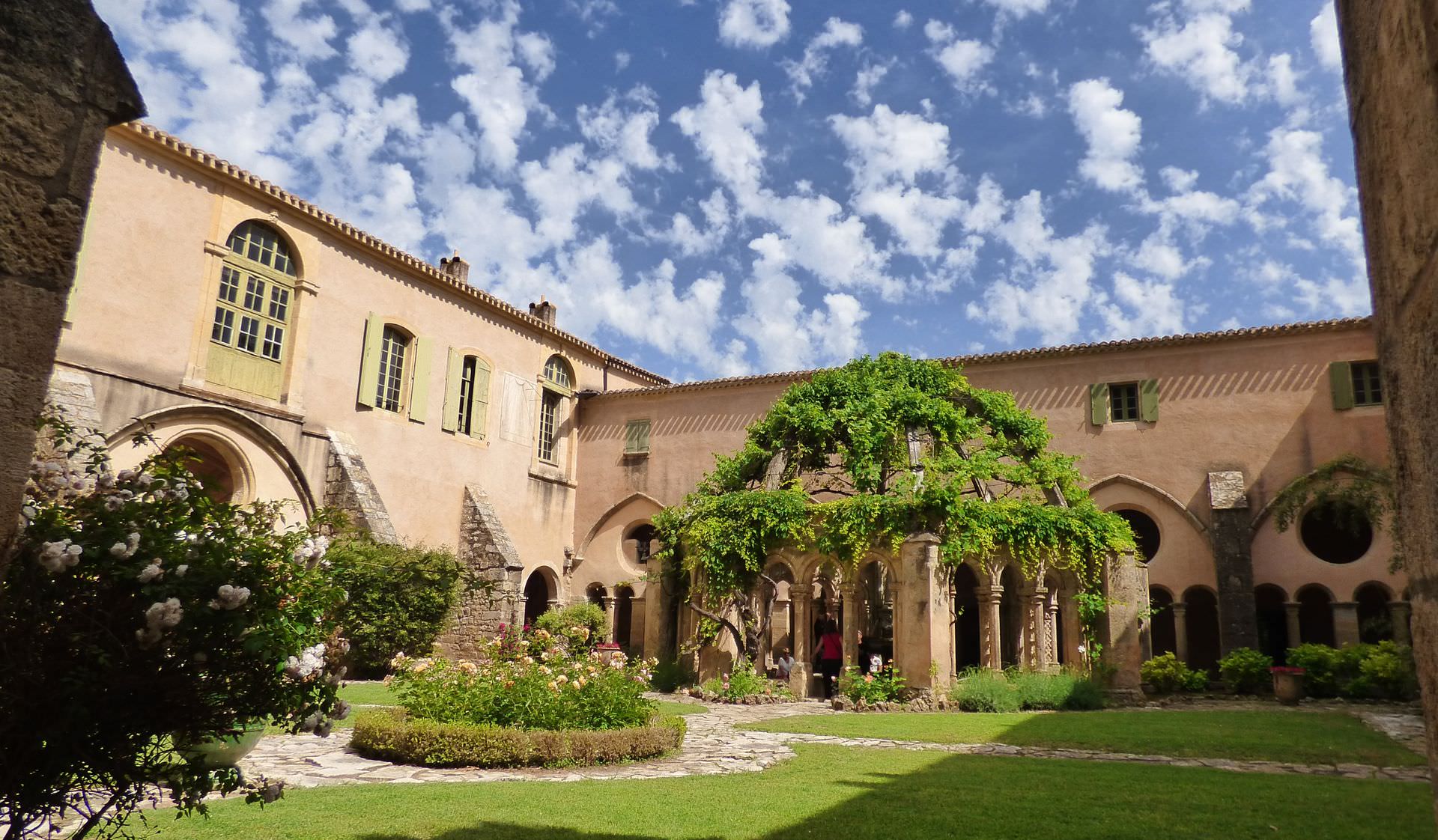 L'abbaye de Valmagne, son cloitre et le 