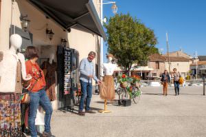 Visite et shopping à Marseillan - Vacances entre amis quincas