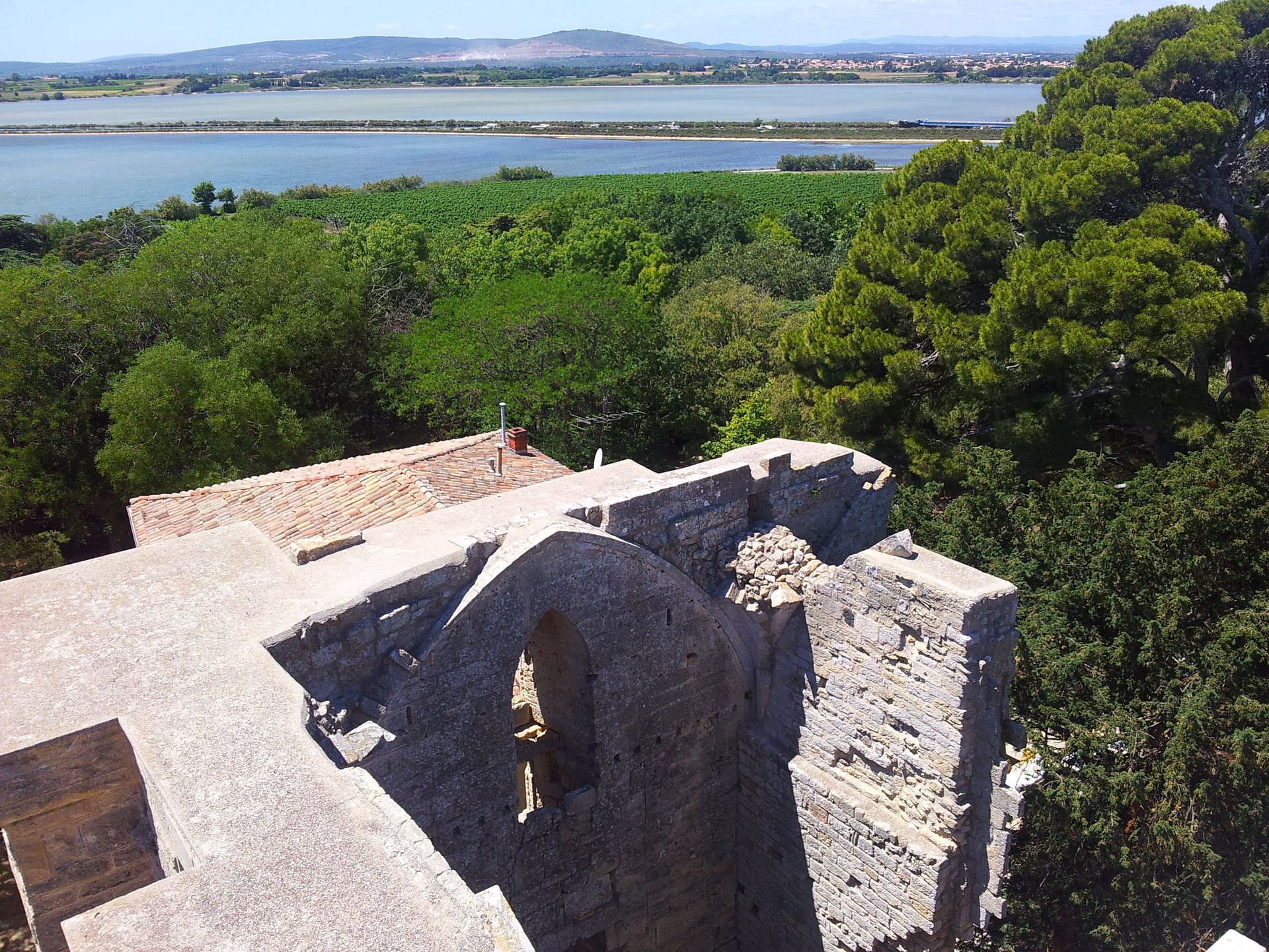 File:Cathédrale de Maguelone-PM34001497+F.jpg - Wikimedia Commons