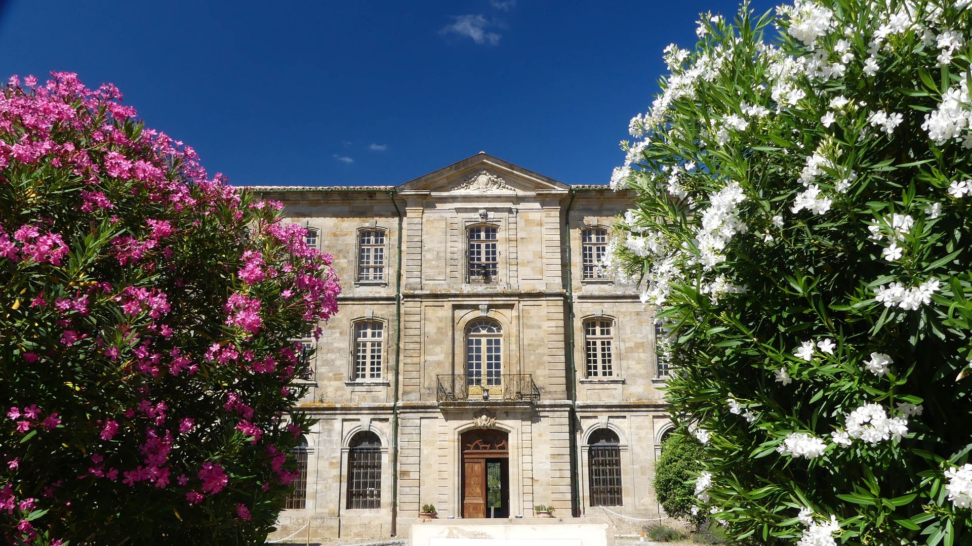 Le Chateau-Abbaye de Cassan