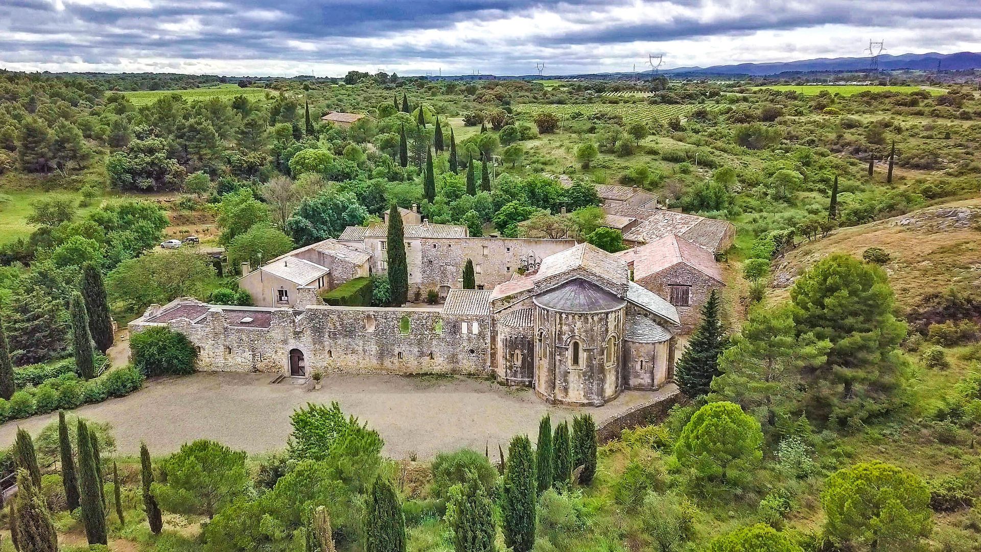 L'abbaye de Fontcaude à Cazedarnes