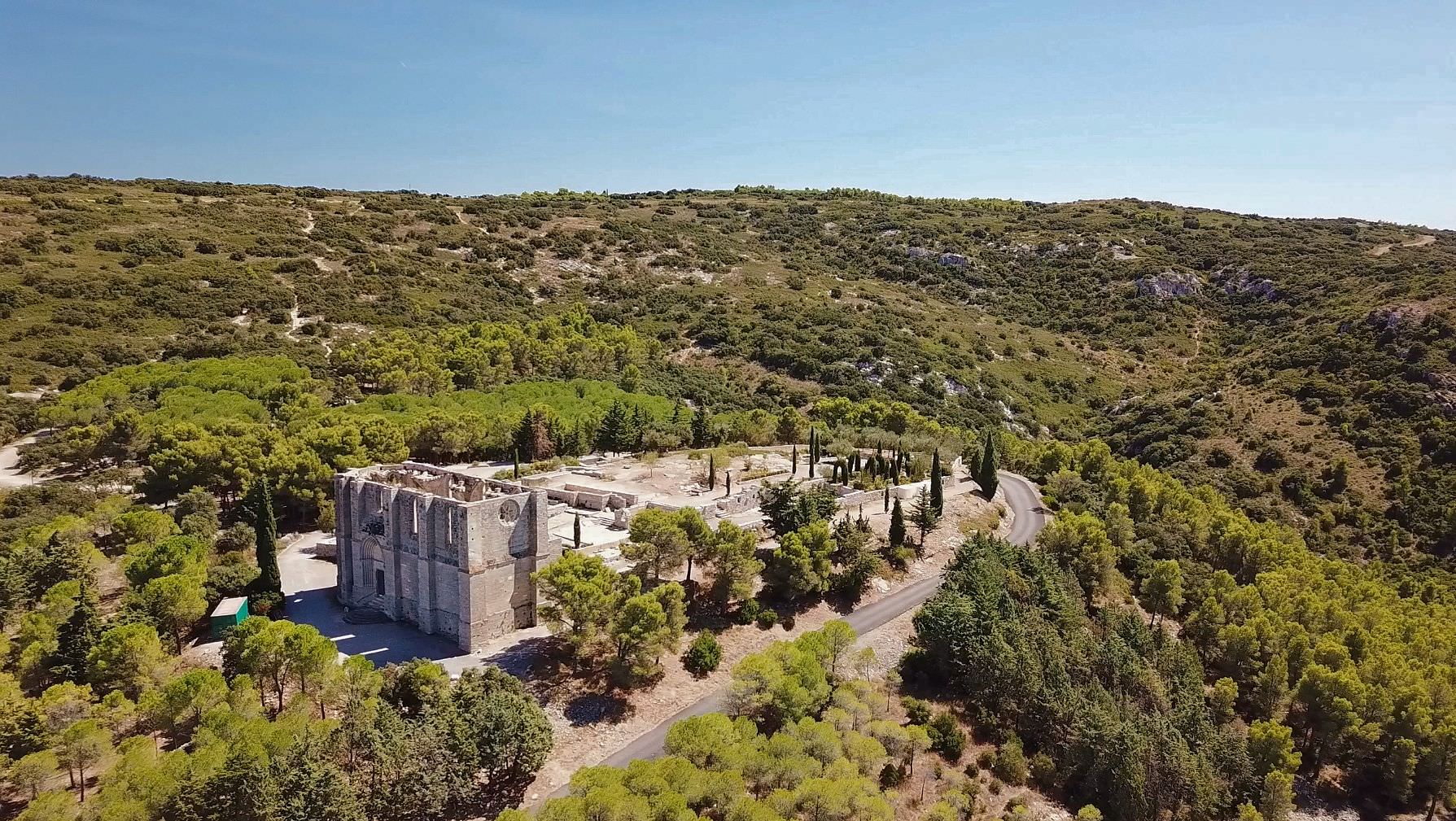 L'abbaye St-Felix de Montceau sur la Gardiole