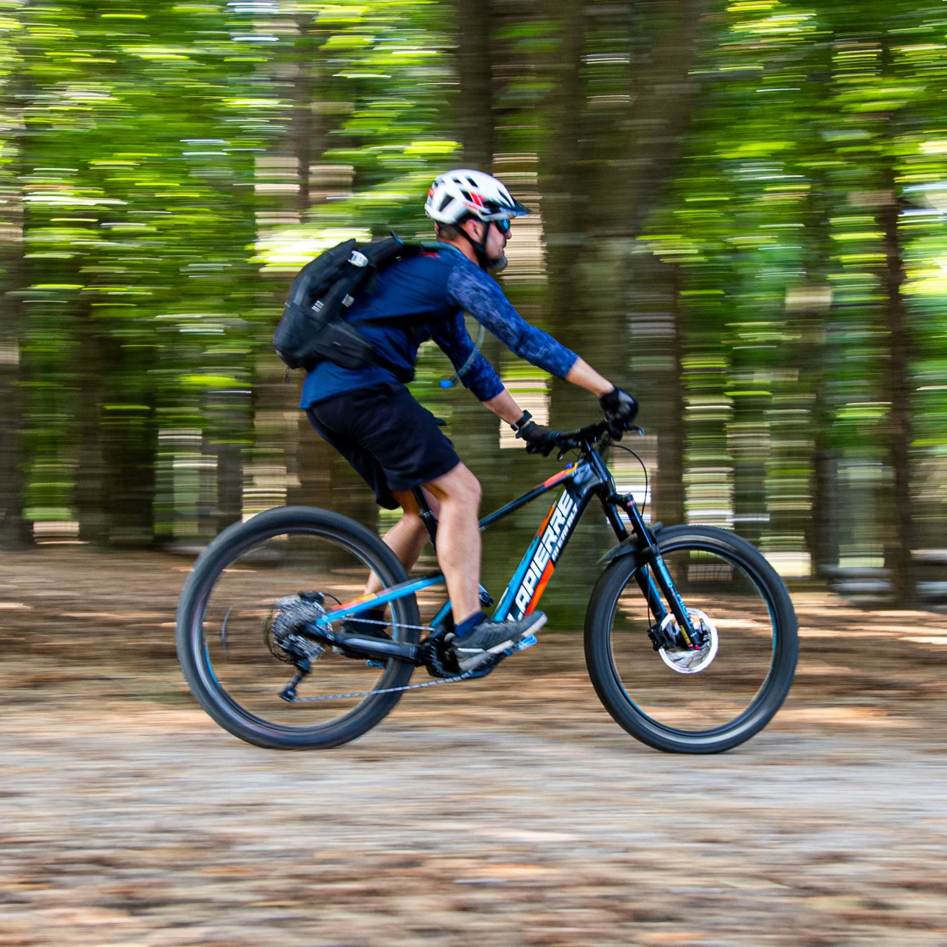 Gilles en VTTAE dans les forêts du Caroux