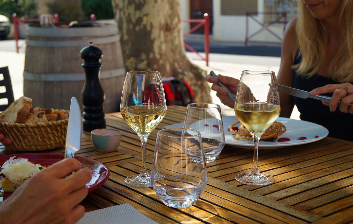 Ambiance restaurant Bar à vin en terrasse extérieure