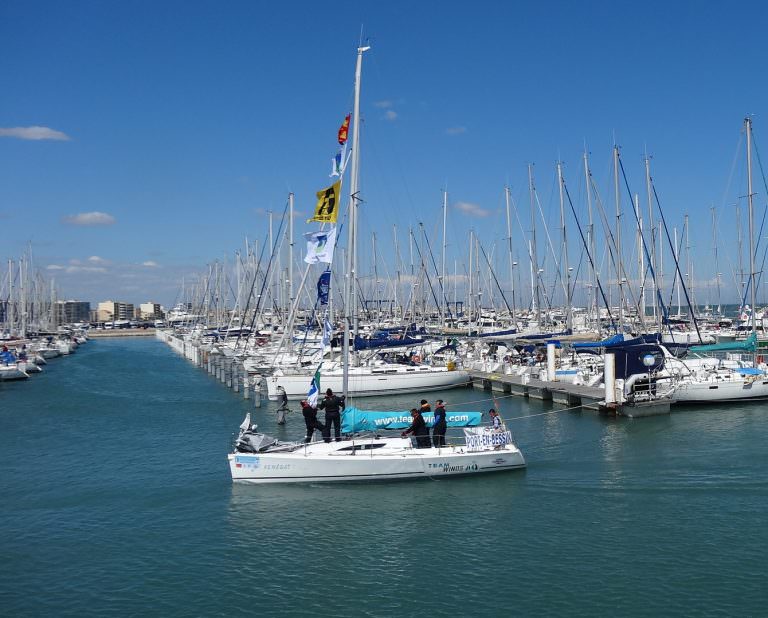 Bateau rentrant au port de Palavas-les-Flots