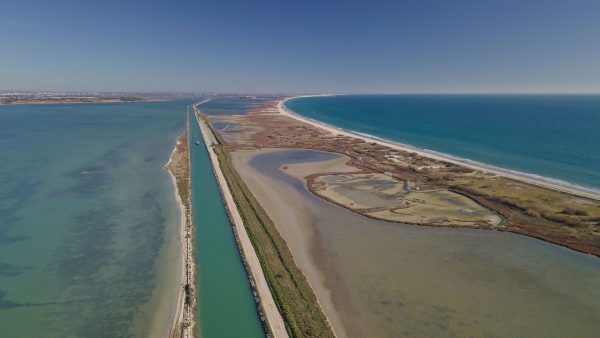 Mer, étangs et canal du Rhône à Sète