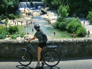 Vélo électrique dans les gorges de la Vis