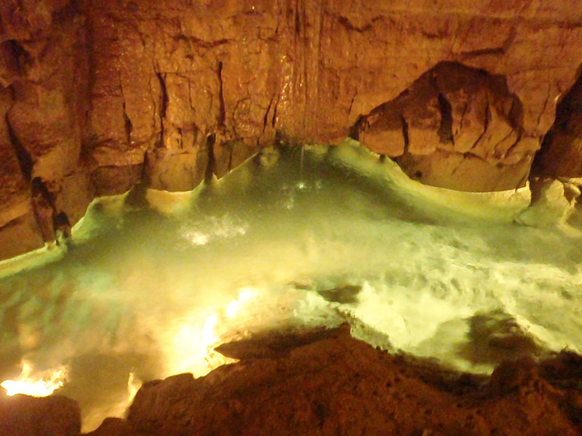 Grotte de Labeil, rivière souterraine