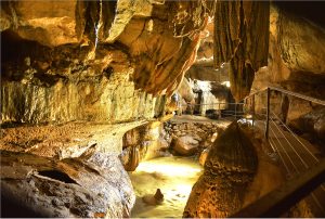 rivière souterraine de la Grotte de Labeil