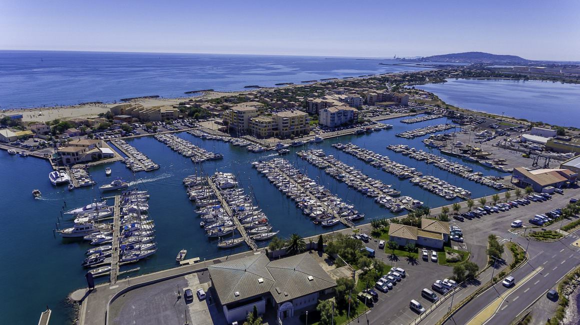 Vue d'ensemble du port de plaisance