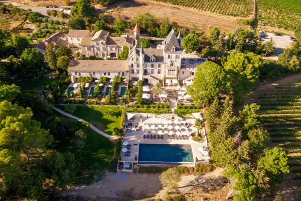 Château les Carrasses vue aérienne avec ses vignobles