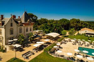 Château St Pierre de Serjac vue aérienne piscine