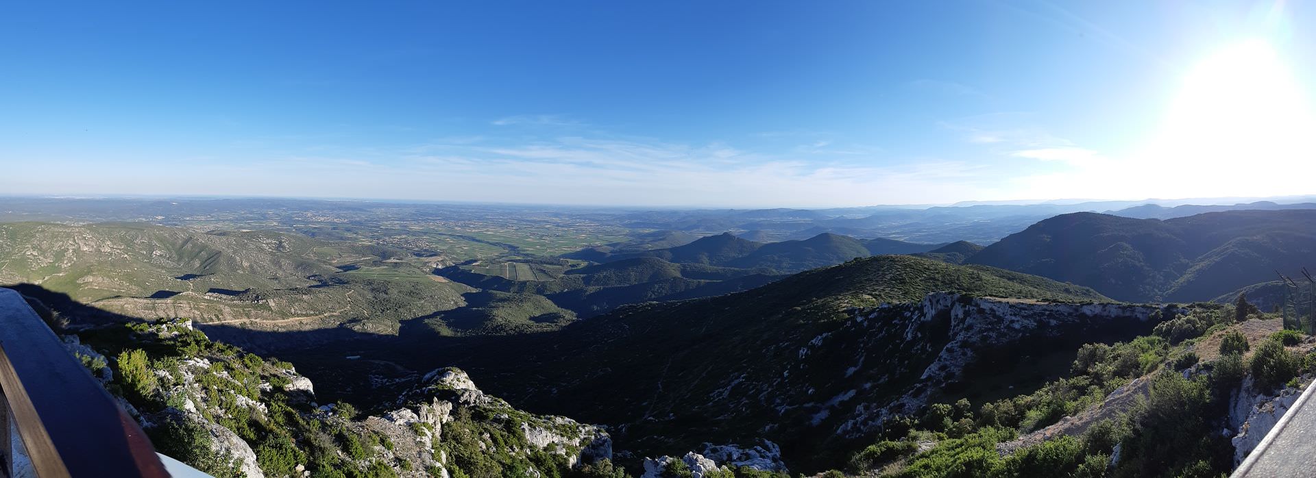 Vue depuis le Mont Saint-Baudille vers la Méditerranée