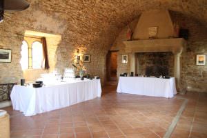 Salle de garde du domaine viticole Château Bas d'Aumelas à Aumelas