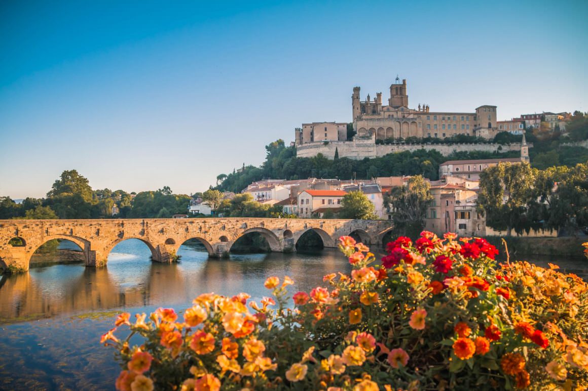 Cathédrale et pont vieux à Béziers