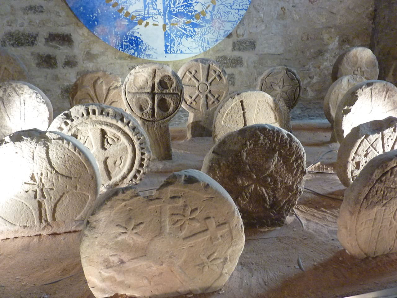 Musée de Lodève Stèles discoïdales d'Usclas du Bosc