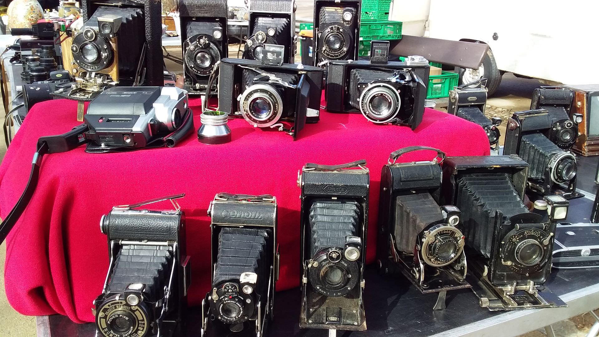 Les Dimanches du Peyrou - Le marché des brocanteurs et antiquaires de Montpellier