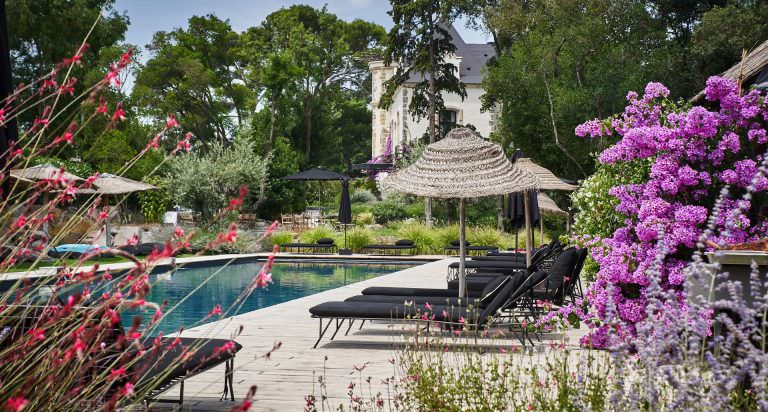 Piscine et pool house © Domaine de Tarbouriech