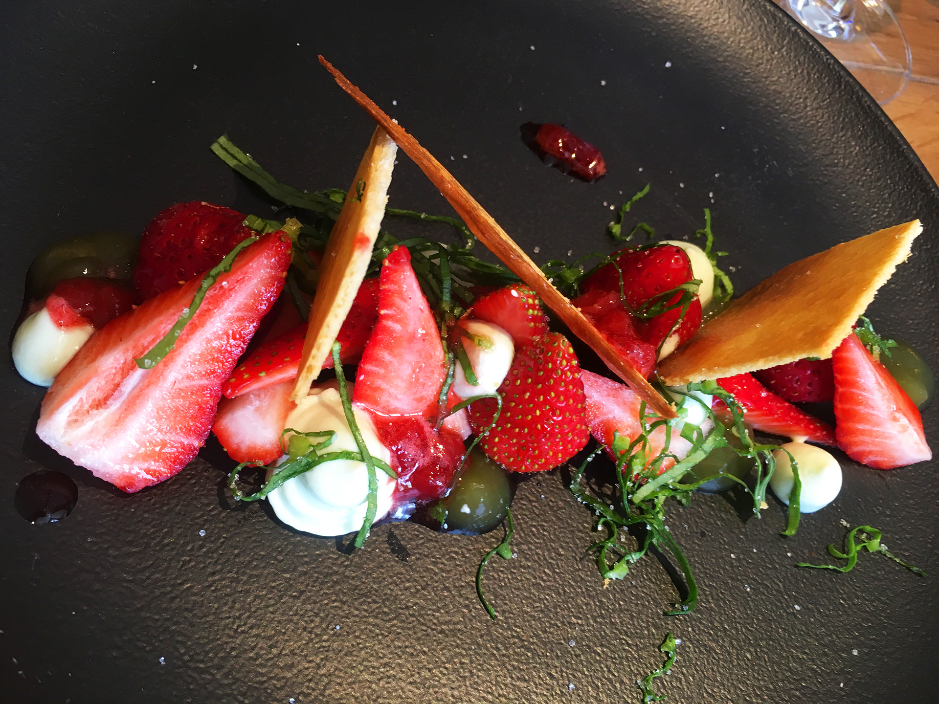 Dessert de fraises au Restaurant Leclere Montpellier