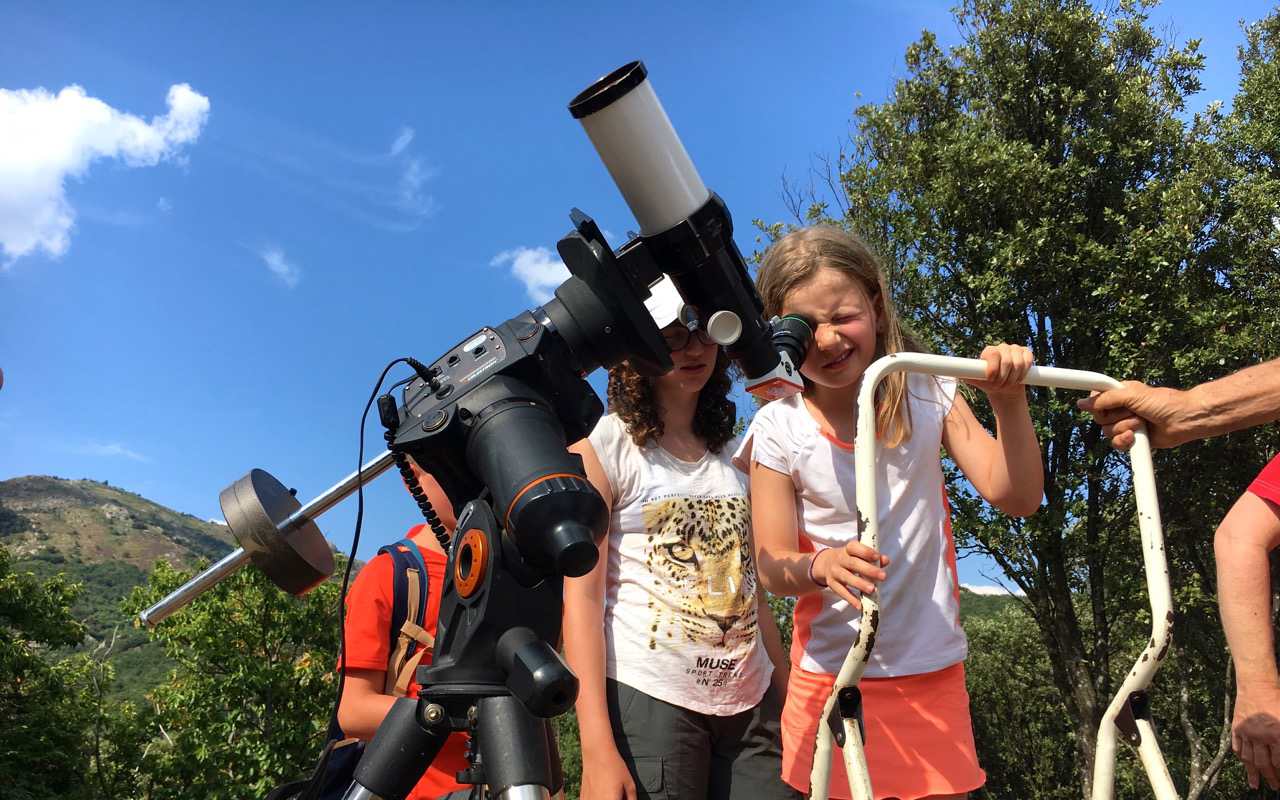 Séjour itinérance en famille observation des éruptions solaires avec Les Marcheurs du Caroux