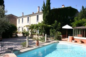 Piscine du Mas de l'Olivier à Vérargues dans le Pays de Lunel