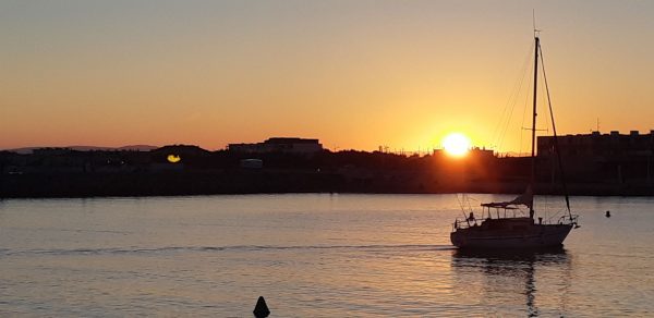 Coucher de soleil dans le port de Carnon