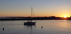 Coucher de soleil dans le port de Carnon