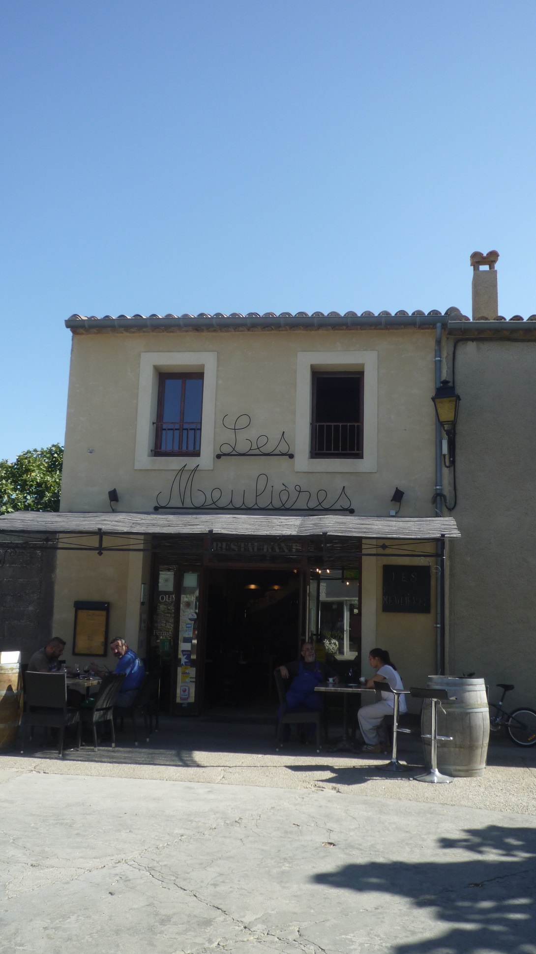 Devanture du restaurant les Meulières