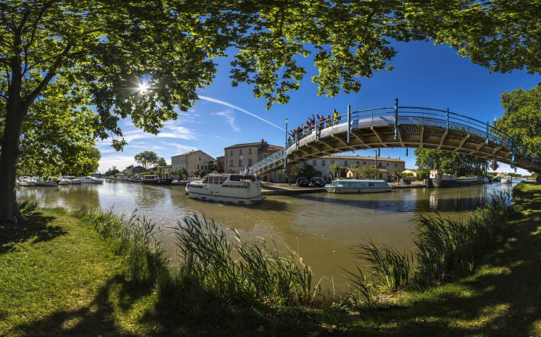 Passerelle de Homps Canal du Midi, en Minervois