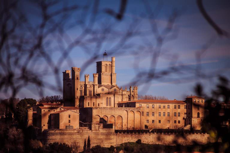 Béziers © Karine Gregoire - Office de Tourisme Béziers Méditerranée Cathédrale de Béziers vu de Fonseranes