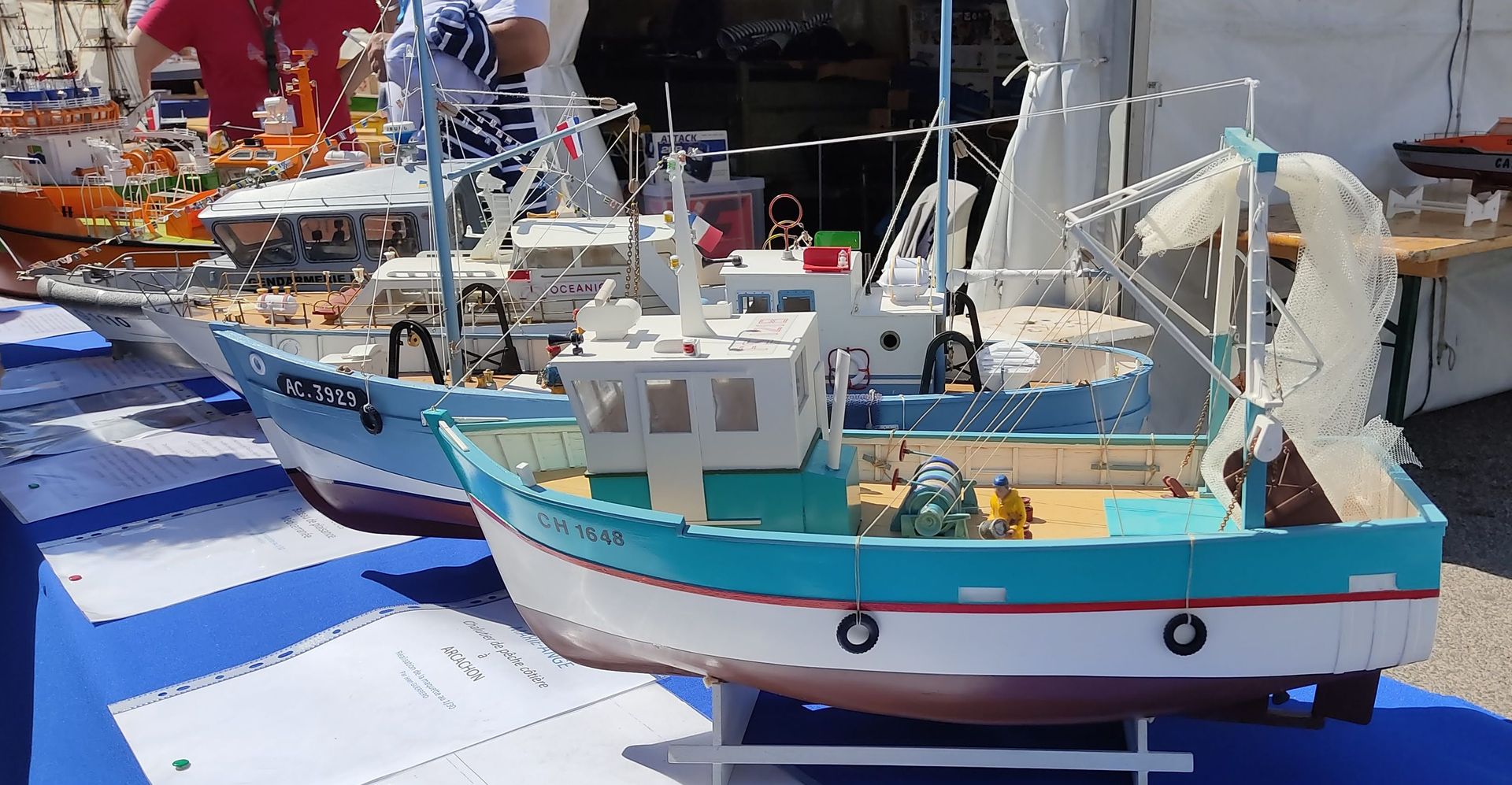 Maquettes de bateaux exposés à Escale à Sète, la fête des traditions internationales maritimes