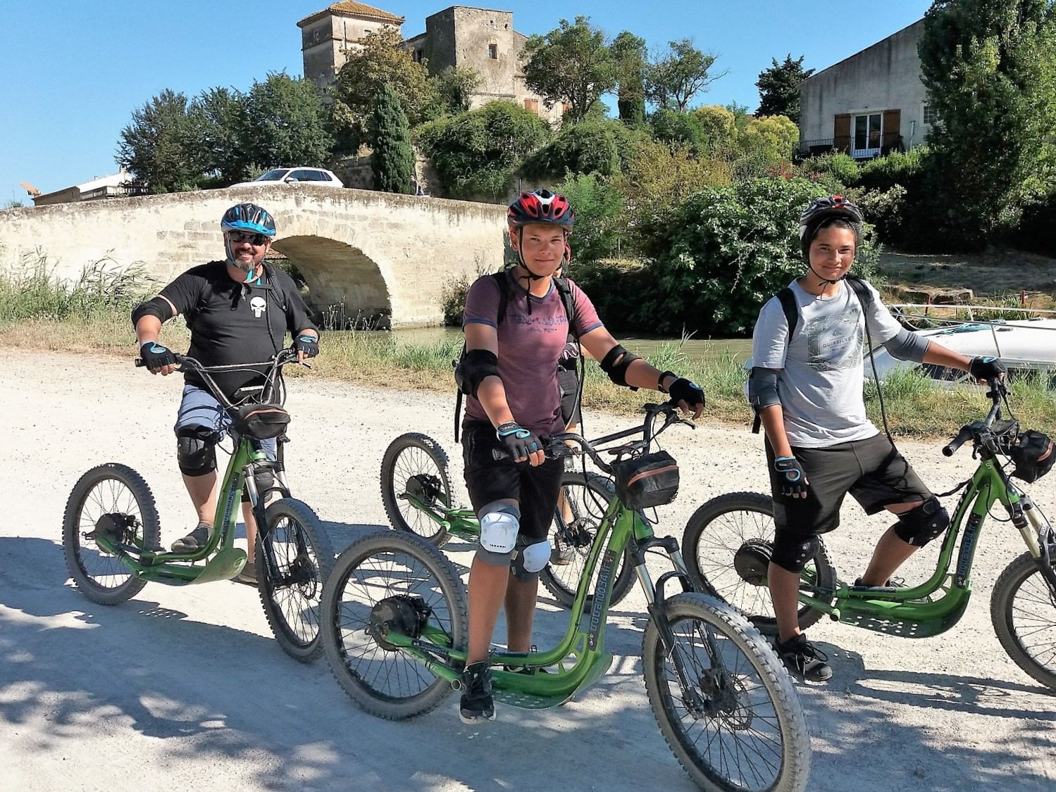 © Trot Rando 34 Jeunes en Trottinette électrique tout terrain