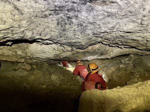 Groupe spéléo dans la Grotte du maire - © Florian Rives - Immersion Hérault