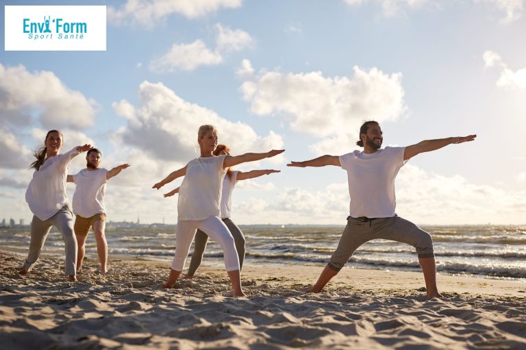 Cours de yoga sur la plage à Palavas avec Envi’form Sport Santé
