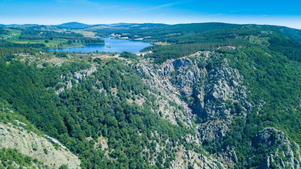 Lac de Vesoles dans le Parc Naturel Régional du Haut Languedoc