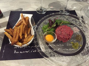 Tartare à la Brasserie Saint Roch à Sérignan