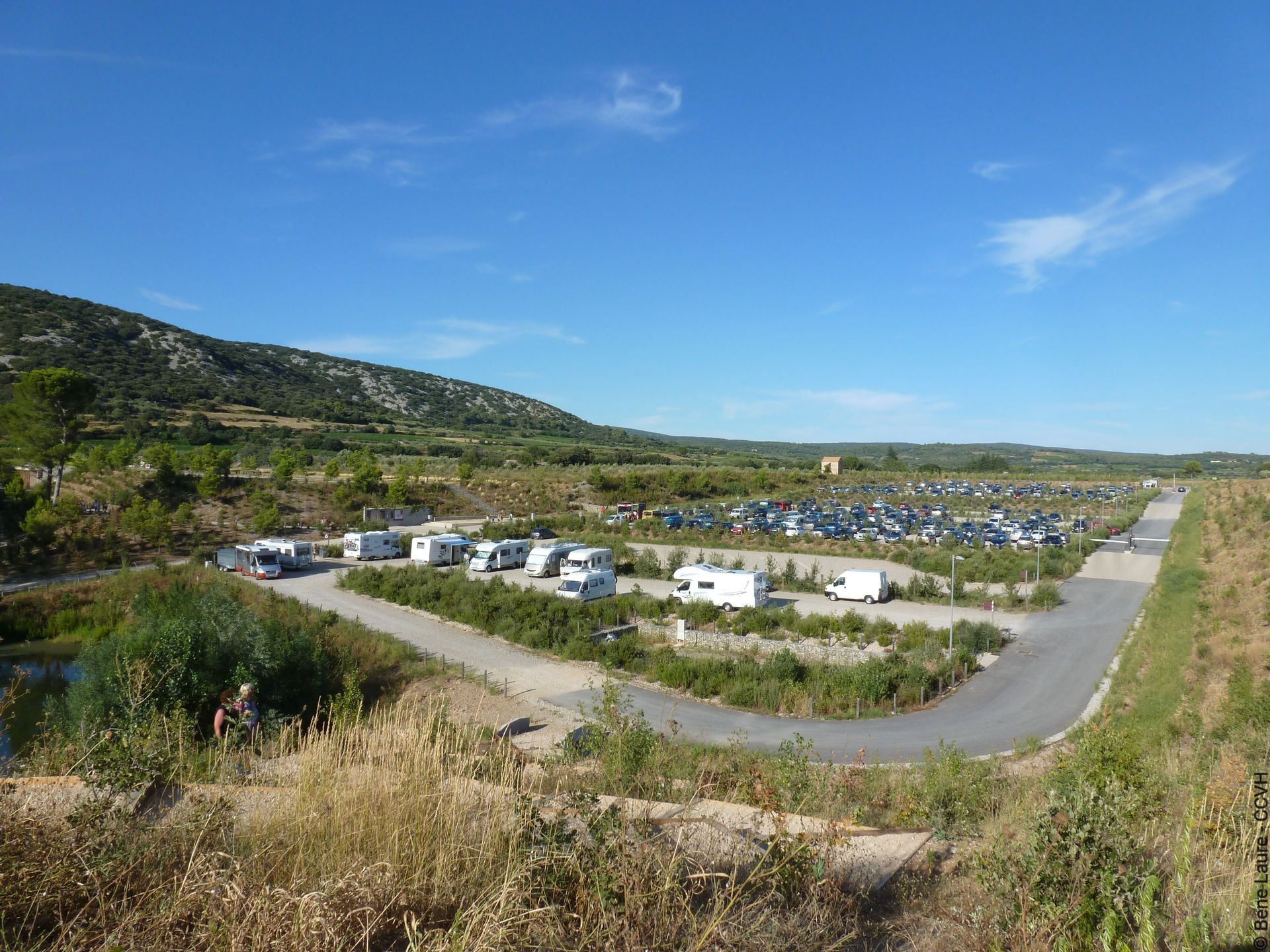 Aire de camping-car et parking de la Maison du Grand Site Gorges de l'Hérault au Pont du Diable à Aniane