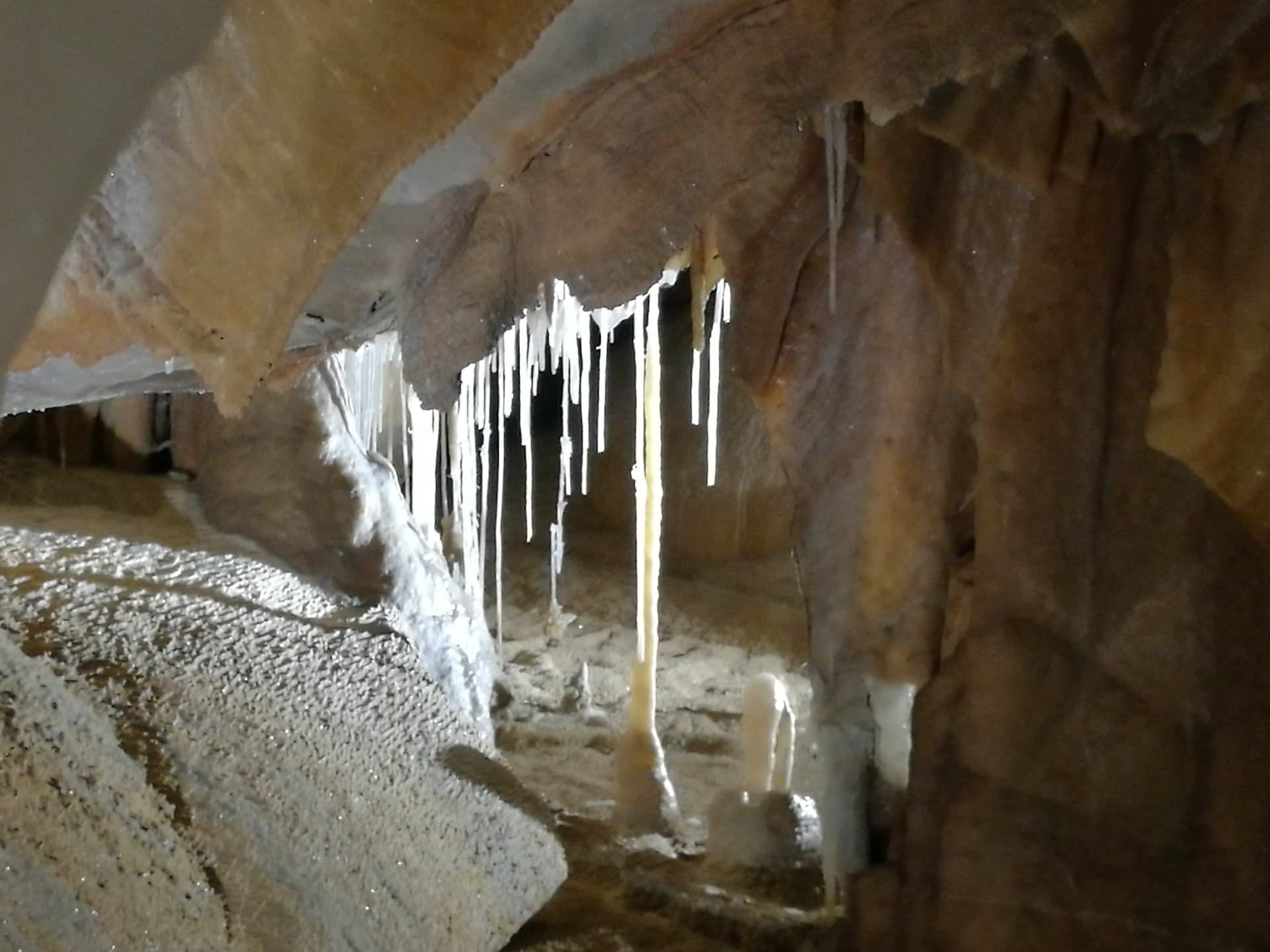 Grotte de la Fileuse de Verre à Courniou dans le Haut-Languedoc