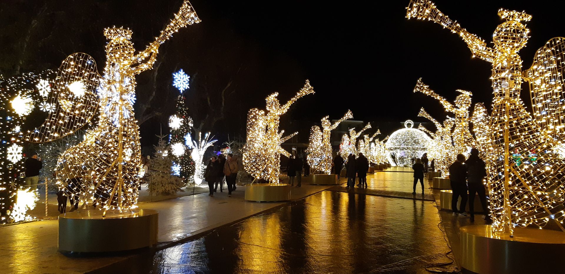 Illuminations de Noël à Béziers