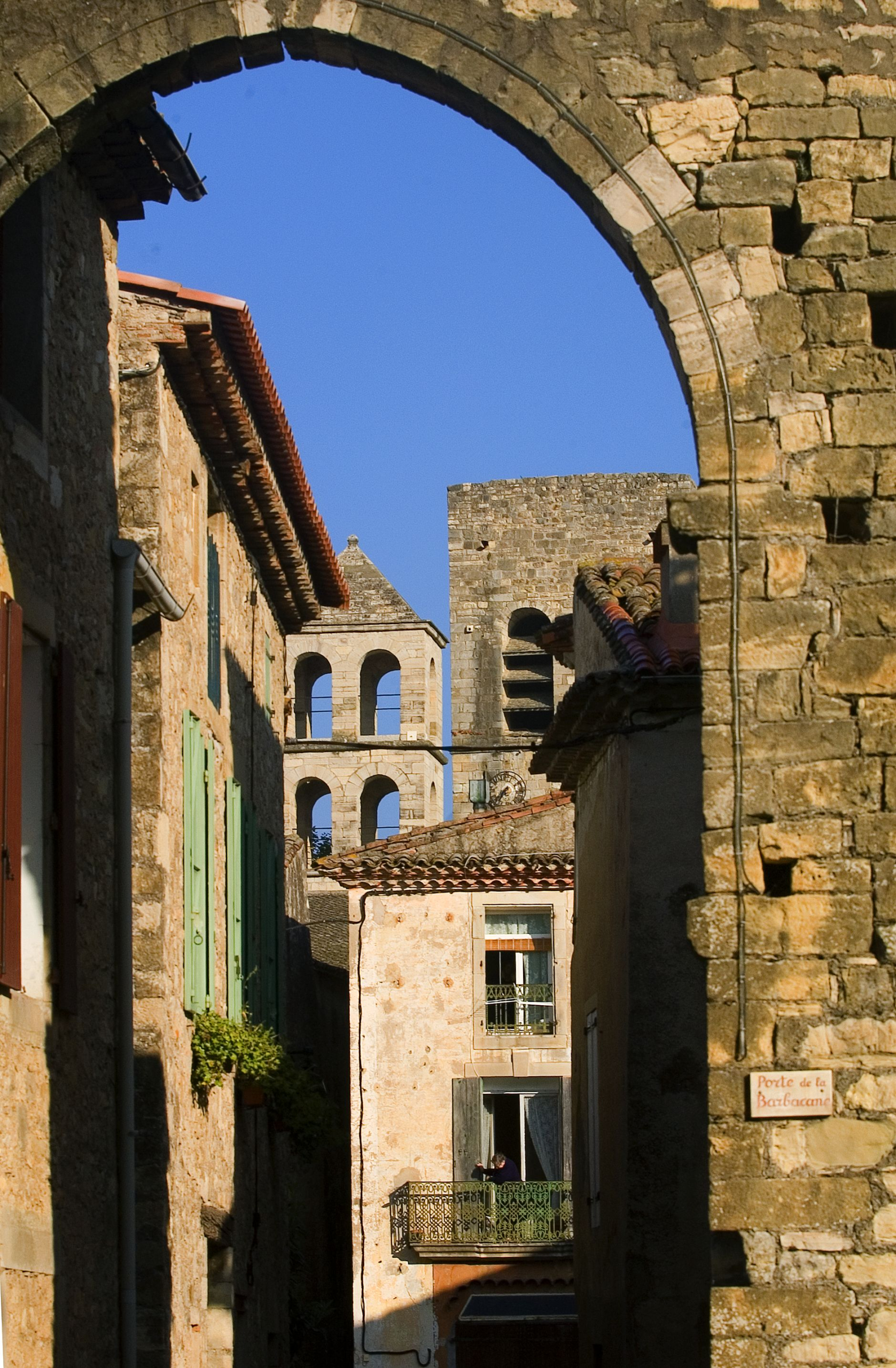 Porte Barbacane à Villemagne L'Argentière © Office de Tourisme du Grand Orb Vue sur la porte Barbacane à Villemagne L'Argentière dans le Parc naturel régional du Haut-Languedoc