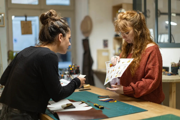 2 dames en atelier créatif
