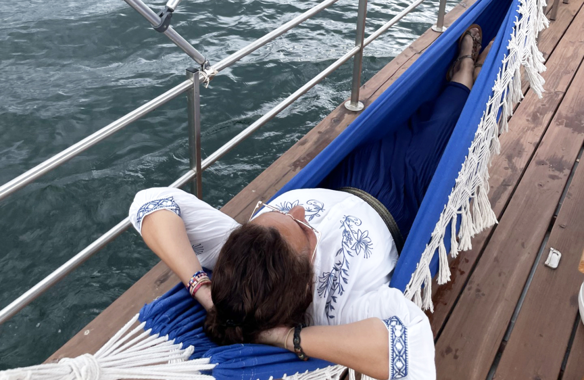 Sandrine sur le lac du Salagou © S. Lucchese