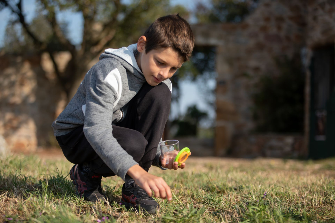 Enfant dans les Avant-Monts